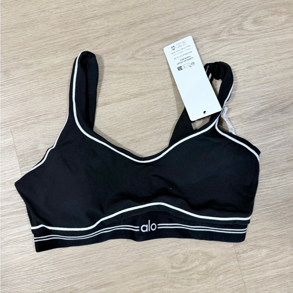 ALO Yoga heart throb Black and White Sports Bra